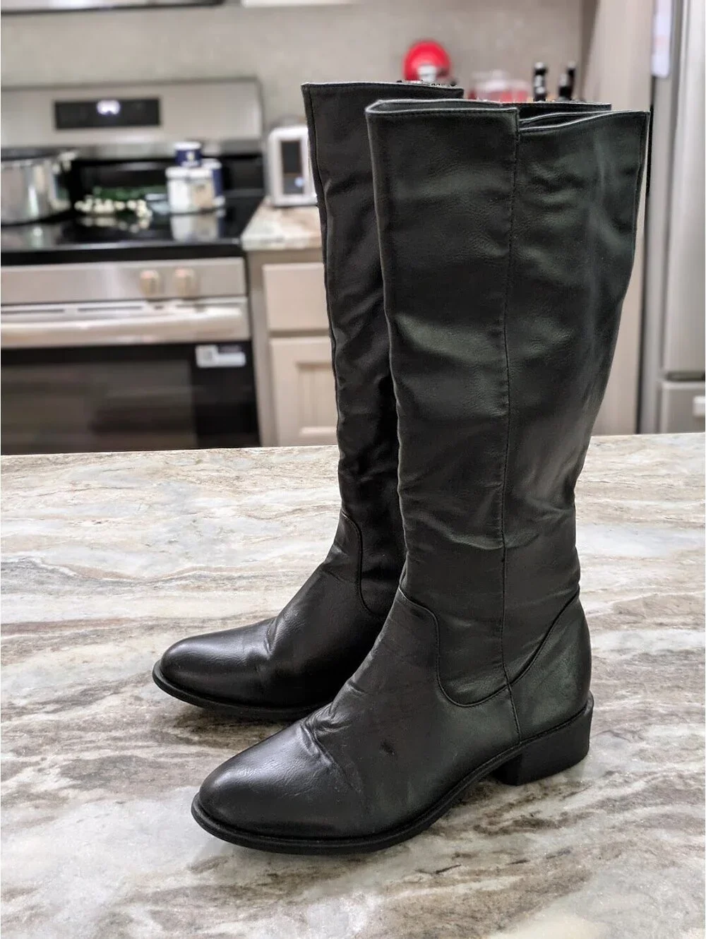 Black Knee‑High Boots Size 9 – Velvet Noir